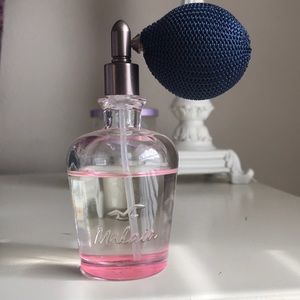 Hollister Malaia 2 oz